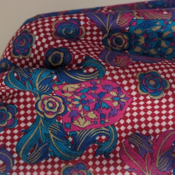 Betmar Soft Square Floral Oversized Fringed Scarf Wrap Red Blue 46.5" x 46.5" - Picture 4 of 15